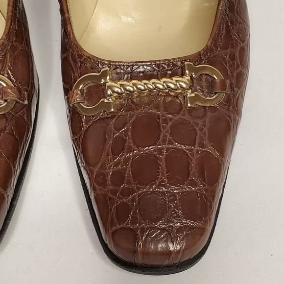 Womens Salvatore Ferragamo 7B Brown Croc-Embossed Chunky 3" Heels Gold Chain - Picture 3 of 12